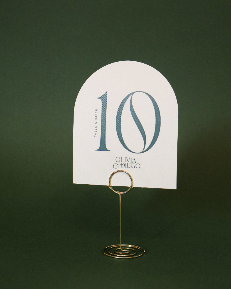 Números de mesa en papel texturizado con base metálica (10 piezas)